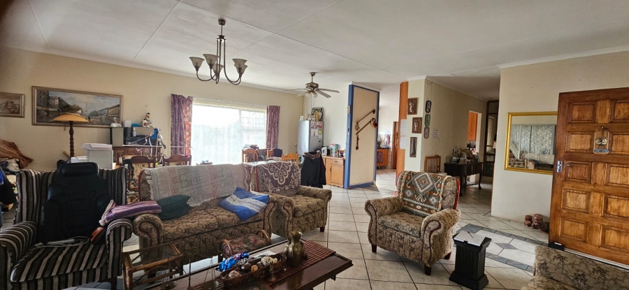 5 Bedroom Property for Sale in Wavecrest Eastern Cape